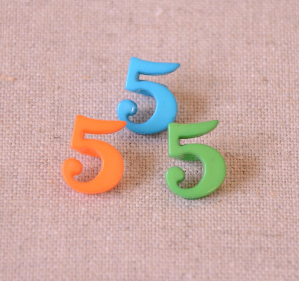 Dill Buttons Number '5' Shank Button - 11mm