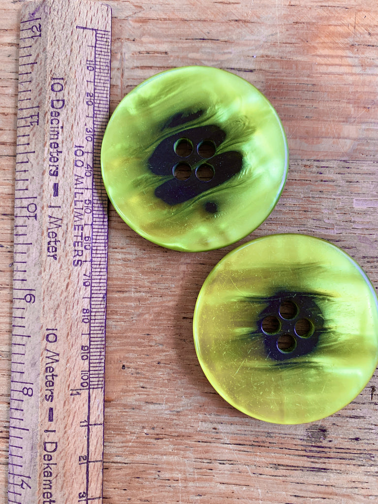 The Button Company Buttons Giant Pearly Button - 50mm - Lime