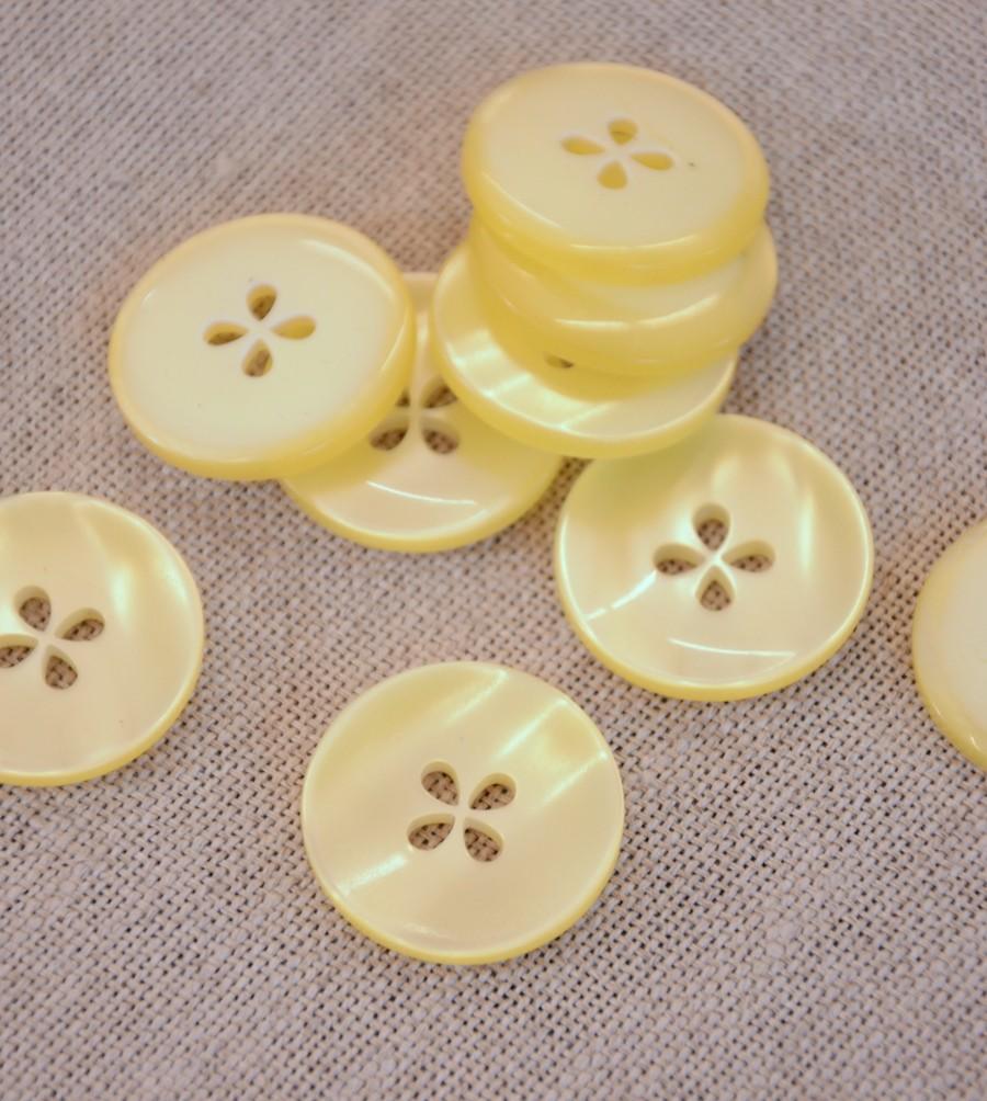 The Button Company Buttons Petal Hole Button - 25mm - Lemon