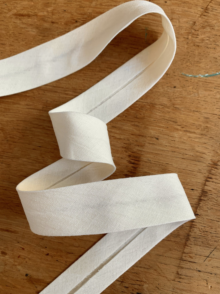 The Eternal Maker Ribbon and Trims Double Gauze Bias Binding - 27mm - Ivory