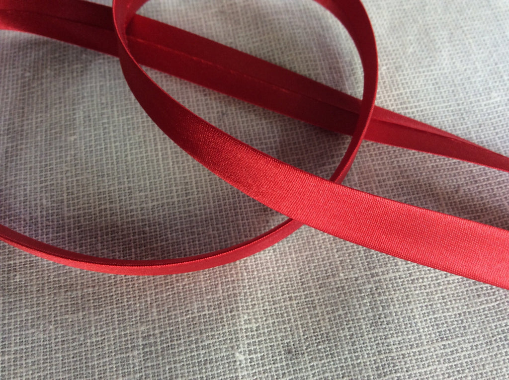 The Eternal Maker Ribbon and Trims Satin Bias Binding - 10mm - Red