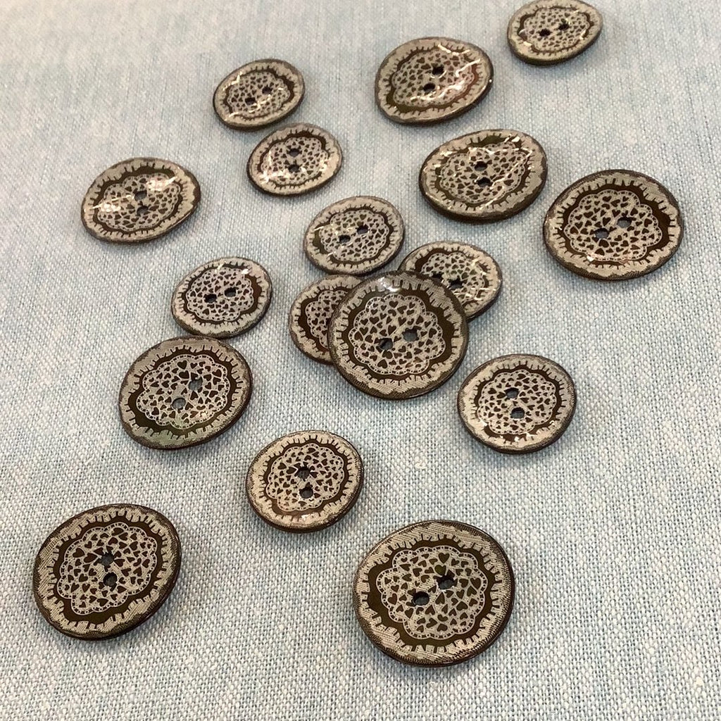 Unbranded Buttons Olive Heart Cluster Lasered Shell Button 18mm and 22mm