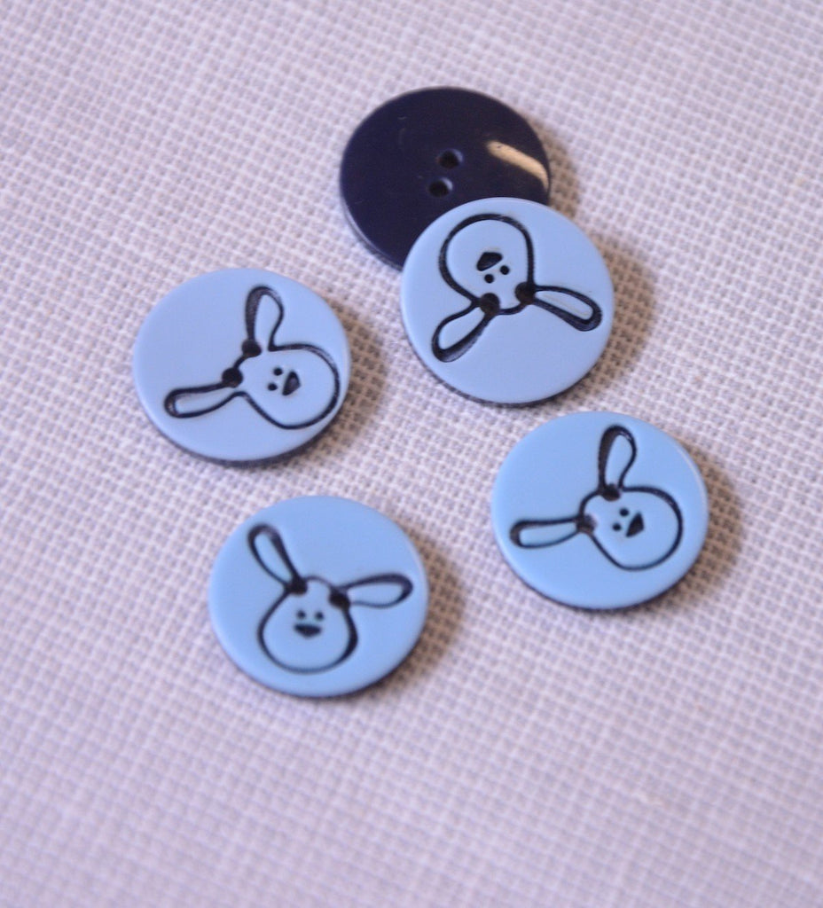 Unbranded Buttons Rabbit Outline Button - 15mm - Blue and Navy