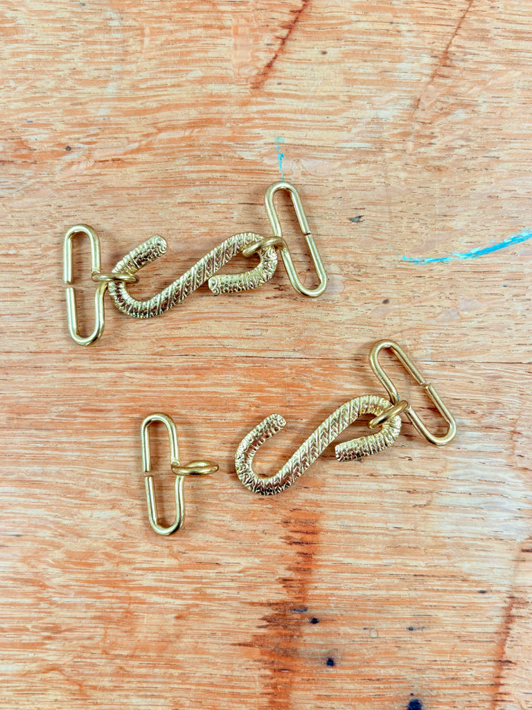 ‘S’ Belt or Elastic Buckle - 25mm - Gold - Textured Finish - The Eternal Maker - UK Fabric Shop