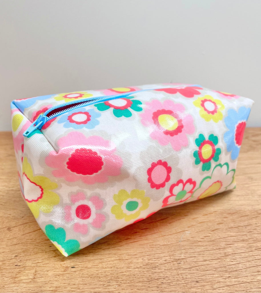 Boxy Pouch Pattern - The Eternal Maker - UK Fabric Shop