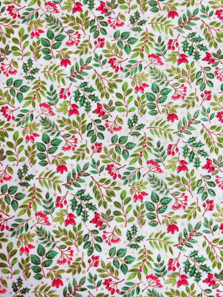 Fat Quarter Bundle - Classic Foliage - Makower Christmas Fabric - The Eternal Maker - UK Fabric Shop