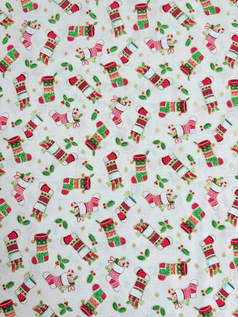 Fat Quarter Bundle - Merry Christmas - Makower Christmas Fabric - The Eternal Maker - UK Fabric Shop