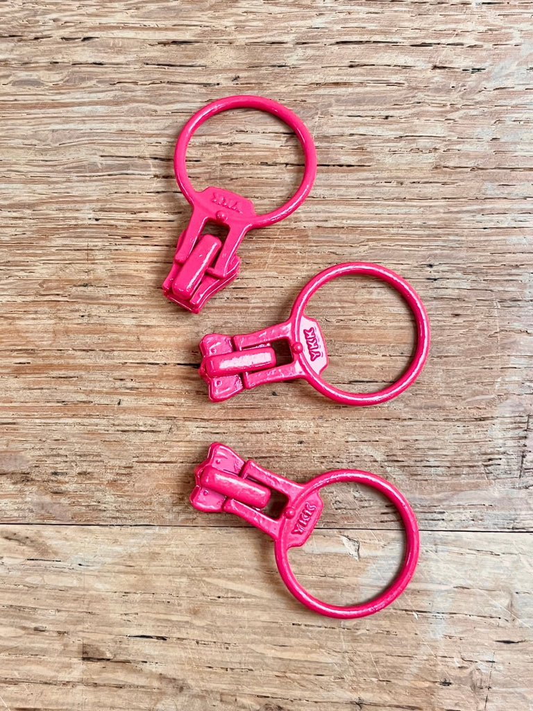 Free - style Zip Ring Pull Fuchsia Pink 283 - The Eternal Maker - UK Fabric Shop