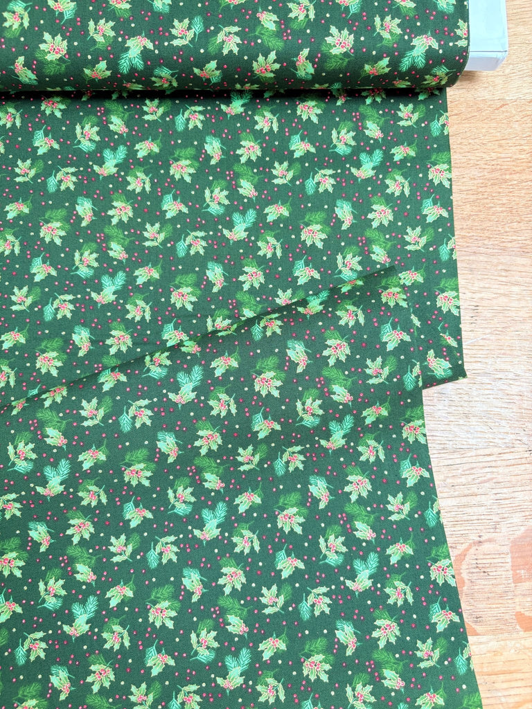 Holly Spray - Evergreen - Classic Foliage - Makower Christmas Fabric - The Eternal Maker - UK Fabric Shop