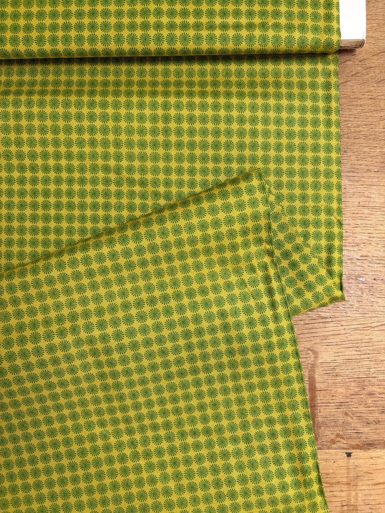 Pinwheels - Olive - Makower Fabrics - The Eternal Maker - UK Fabric Shop