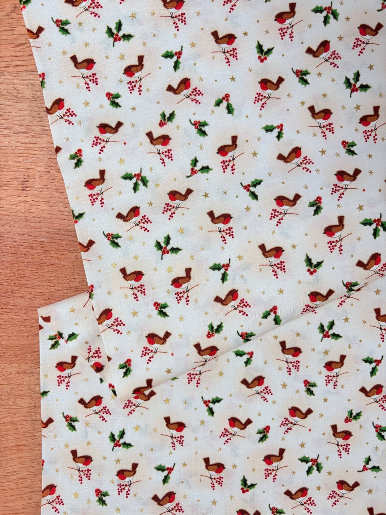 Robin in Ivory - Classic Foliage - Makower Christmas Fabric - The Eternal Maker - UK Fabric Shop