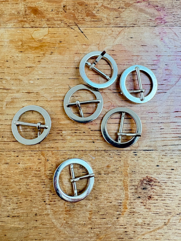 Round Buckle - 20mm - Silver - The Eternal Maker - UK Fabric Shop