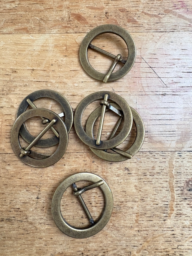 Round Buckle - 30mm - Antique Brass - The Eternal Maker - UK Fabric Shop