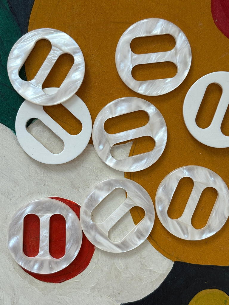 Round Pearl Polyester Buckle - 25mm Cream - The Eternal Maker - UK Fabric Shop