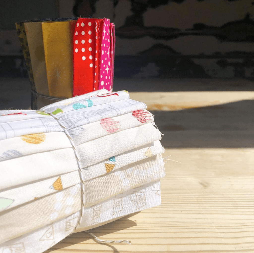 5" Fabric Roll 15 pieces - Low Volume - The Eternal Maker - UK Fabric Shop