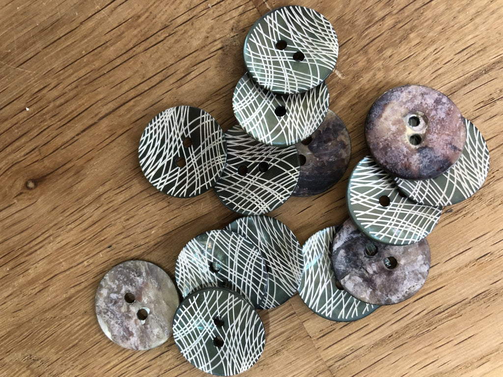 Green Etched Lines Agoya Shell Button - The Eternal Maker - UK Fabric Shop