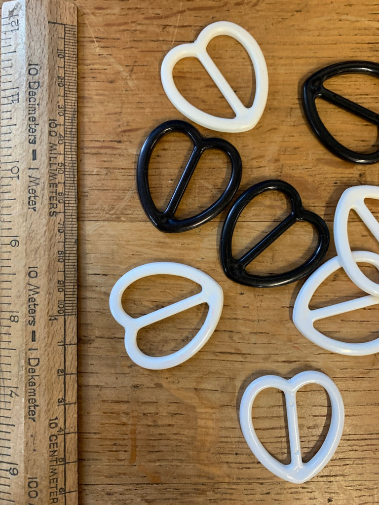 Heart Buckle - 25mm - The Eternal Maker - UK Fabric Shop