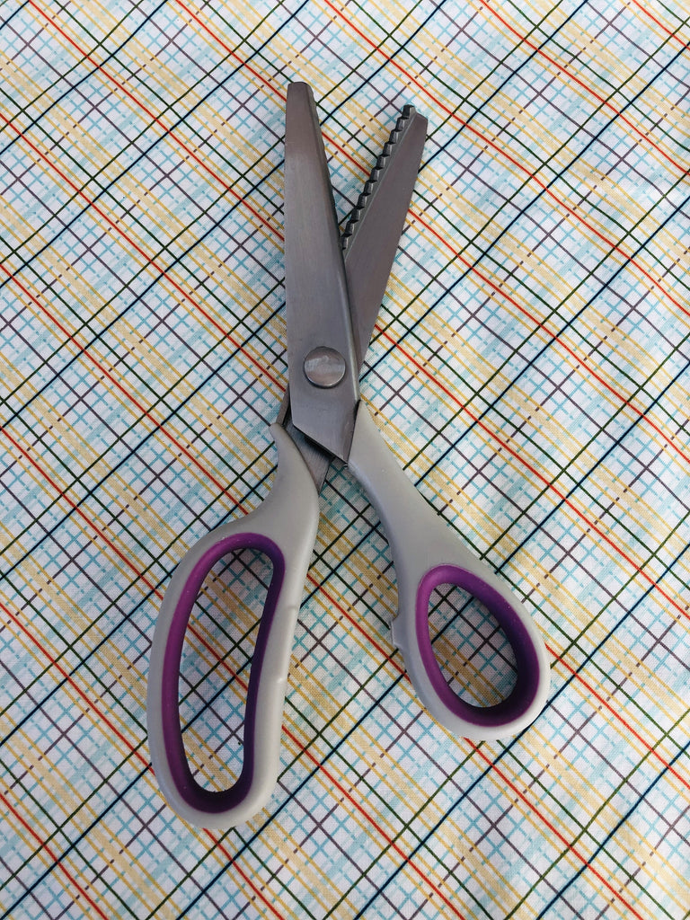 Hemline Scissors & Cutters Pinking Shears 9" with comfort grip