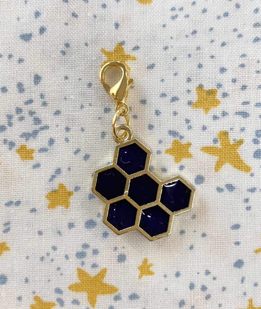 Honeycomb in Navy - Zipper Charm/ Stitch Marker - The Eternal Maker - UK Fabric Shop
