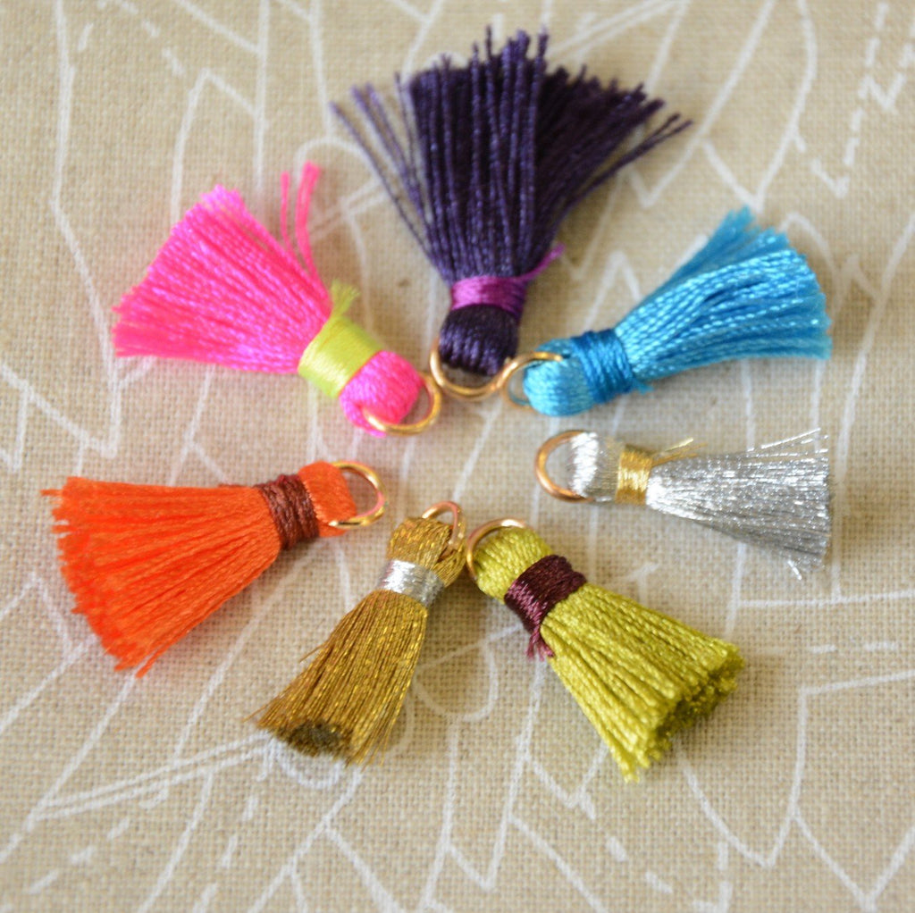 Mini Tassels - 25mm - Silver - The Eternal Maker - UK Fabric Shop