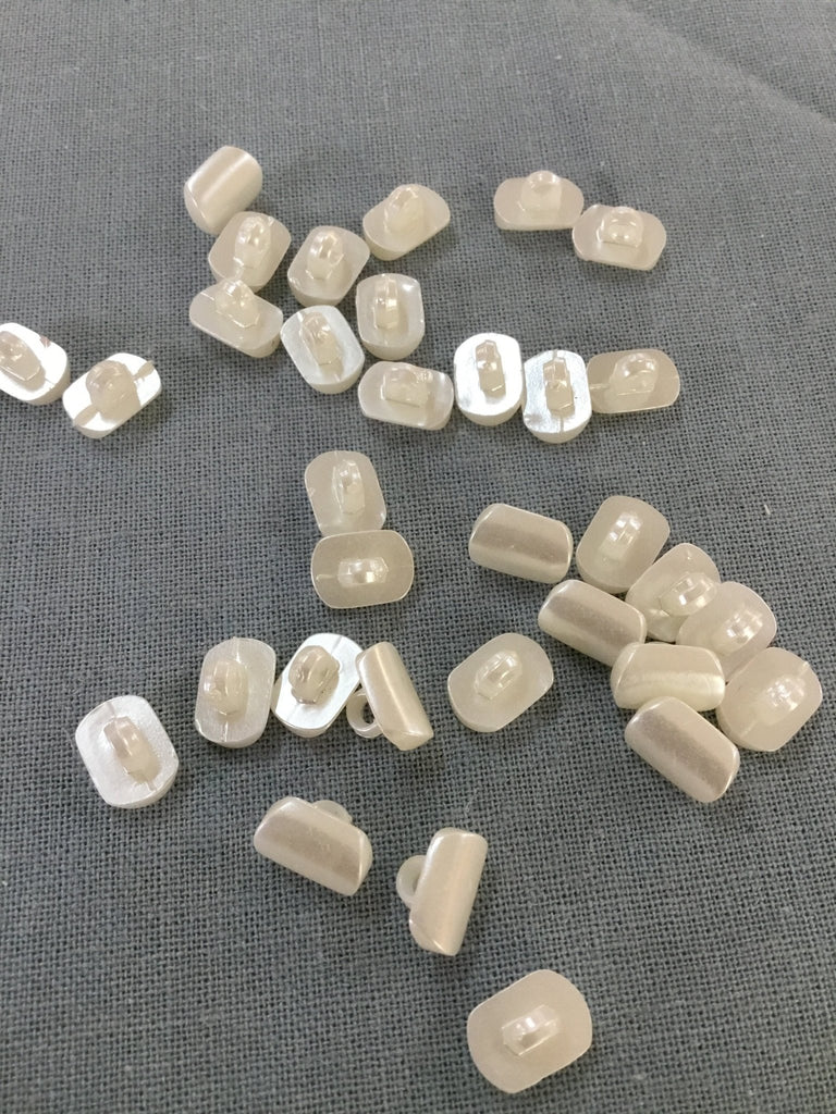 Pearlescent Finished Button - The Eternal Maker - UK Fabric Shop