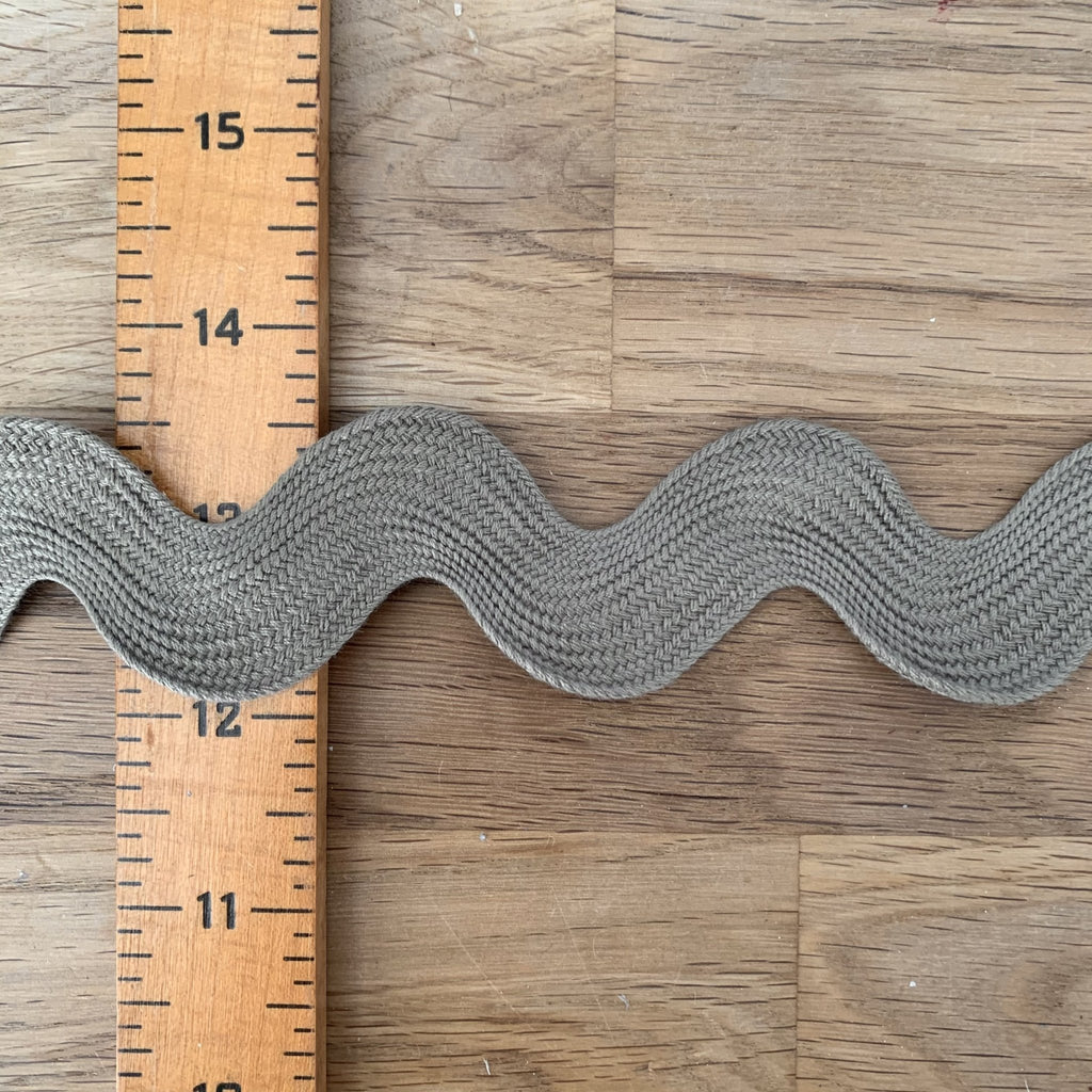 Ric Rac - 23mm - Dark Taupe - The Eternal Maker - UK Fabric Shop