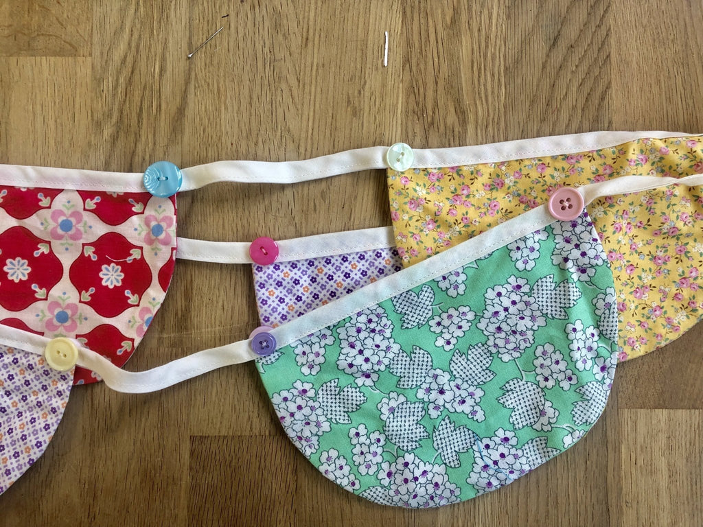 Scalloped Button Bunting Sewing Pattern - The Eternal Maker - UK Fabric Shop