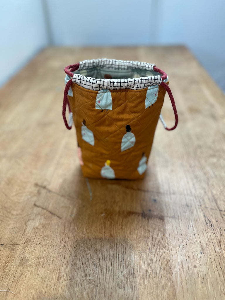 Shampoo Ladies - Quilted Drawstring Bag - The Eternal Maker - UK Fabric Shop