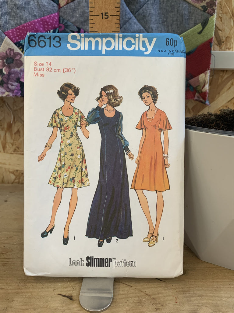 Simplicity Dress Patterns Simplicity - 6613 Misses and Women’s Dress - Vintage Sewing Pattern (Size 14)