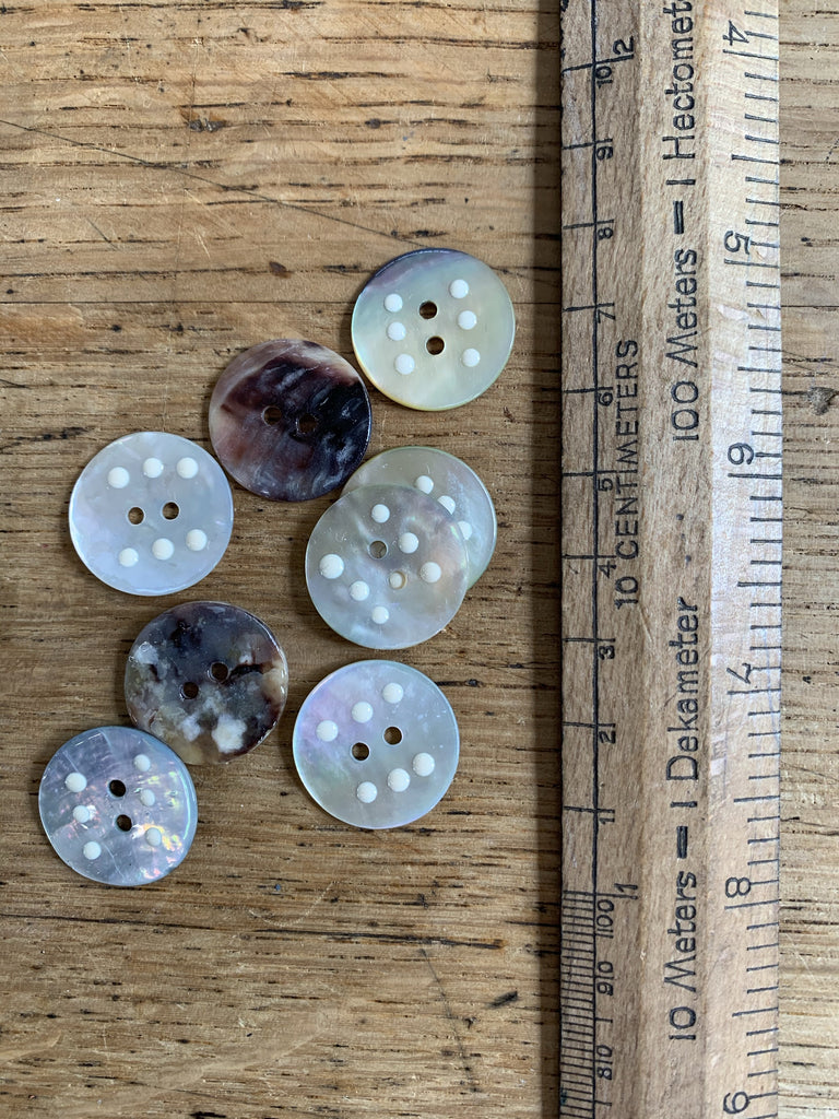 The Button Company Buttons Agoya Shell Button Lacquer Spots - 21mm