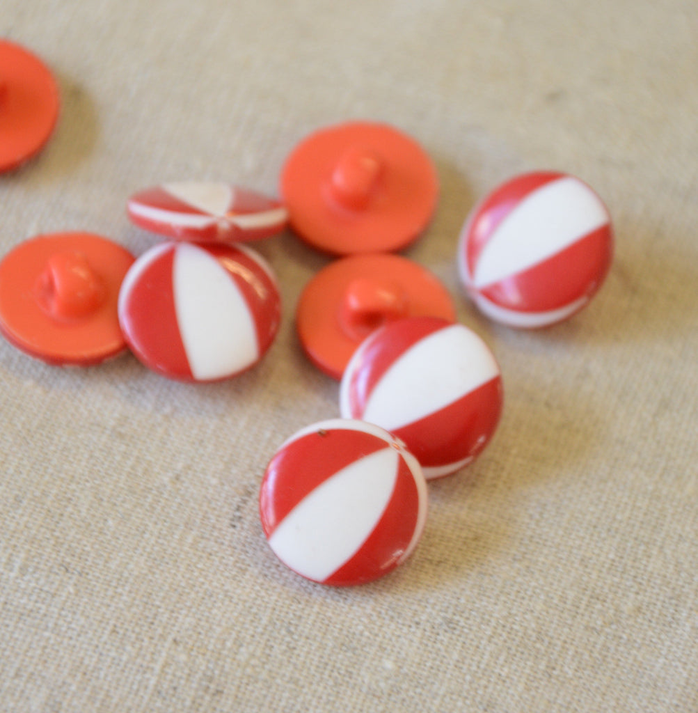 The Button Company Buttons Beach Ball Shank Button - 15mm - Red
