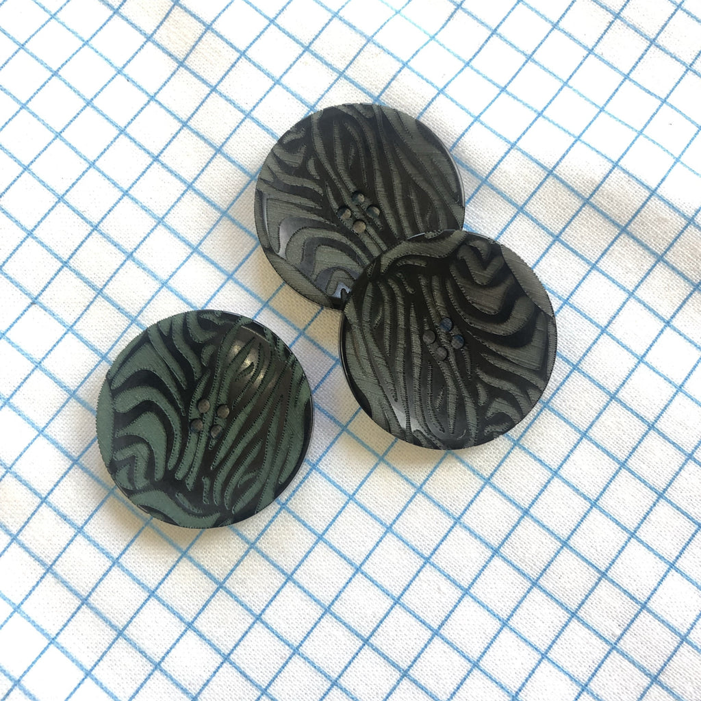 The Button Company Buttons Etched Zebra Button - 4 Hole - 28mm - Green