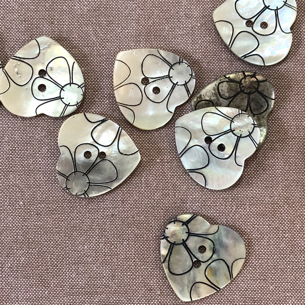 The Button Company Buttons Floral Agoya Shell Heart Button - 25mm