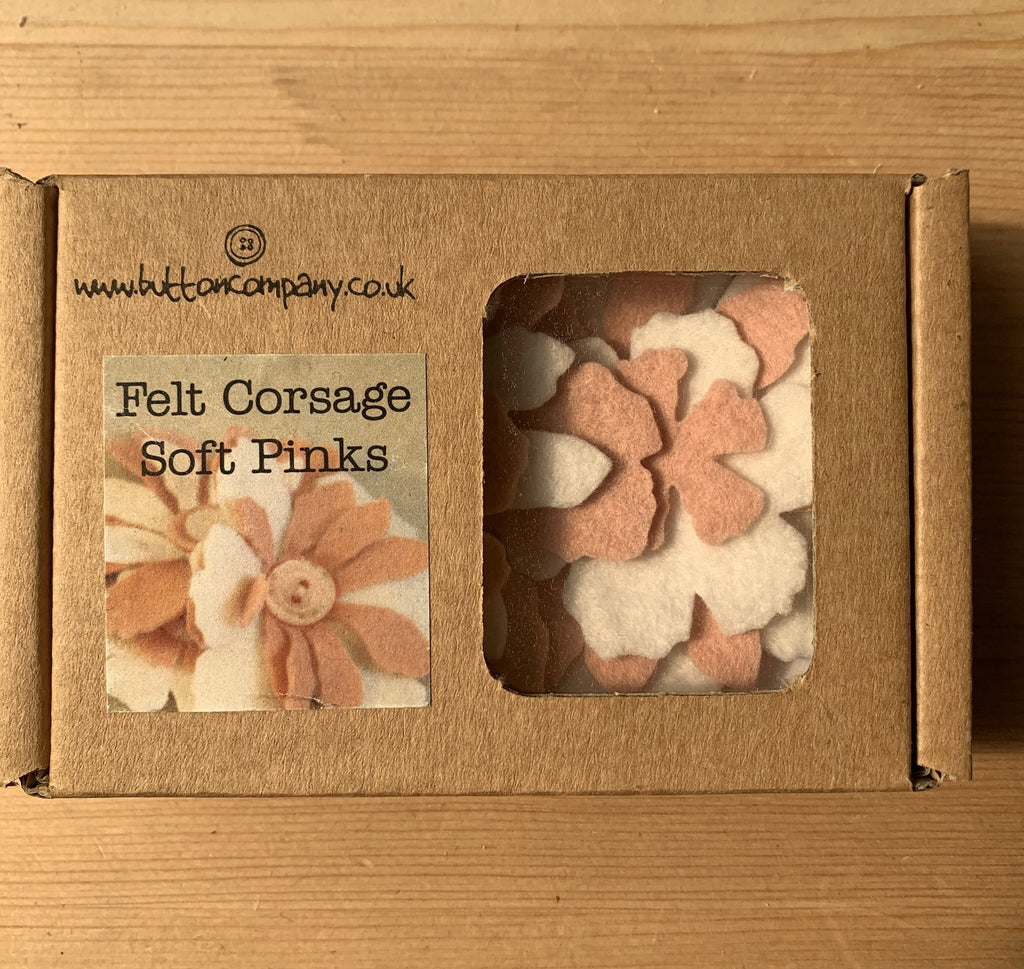 The Button Company Kits Soft Pink Felt Flower Corsage Kit