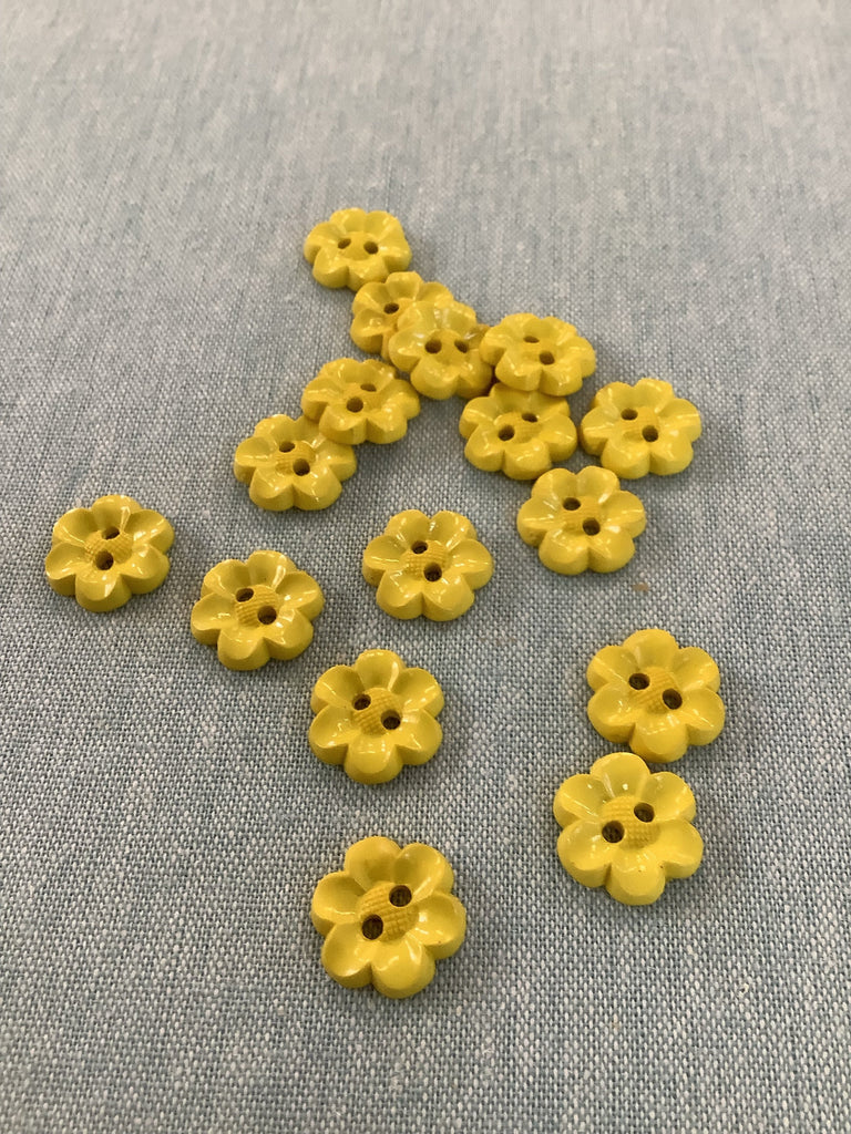 The Eternal Maker Buttons Daisy Flower Shape Button - 17mm - Yellow
