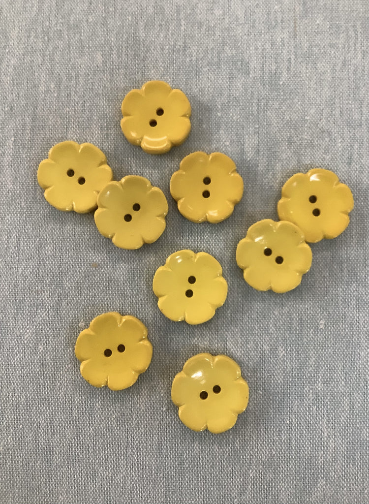The Eternal Maker Buttons Dished Daisy Flower Shape Button - 23mm - Yellow