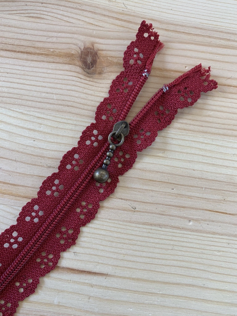 The Eternal Maker Haberdashery Lace Edge Zip - Crimson - 20cm