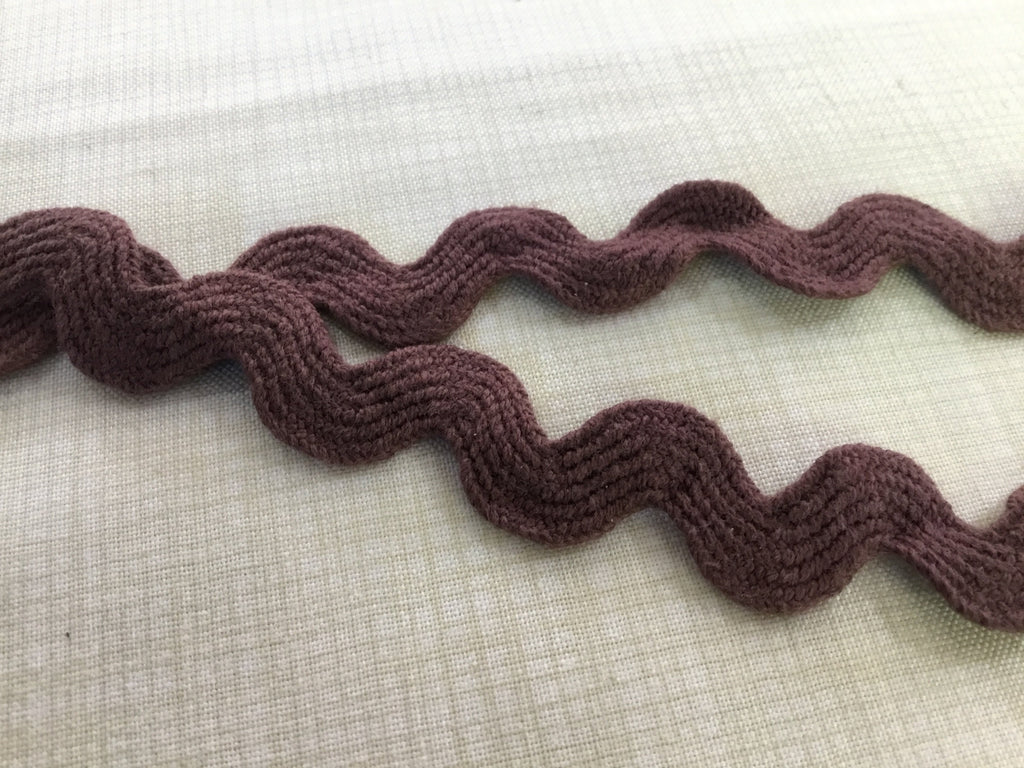 The Eternal Maker Ribbon and Trims 100% Cotton Ric Rac - 10mm - Brown
