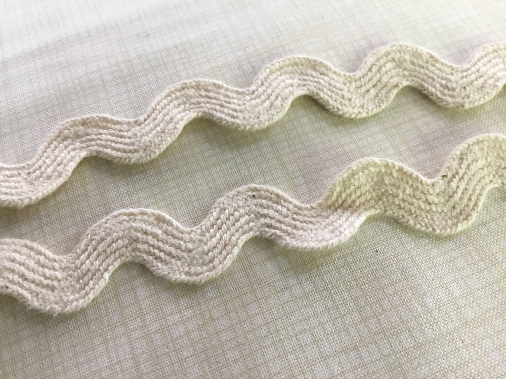 The Eternal Maker Ribbon and Trims 100% Cotton Ric Rac - 10mm - Ivory