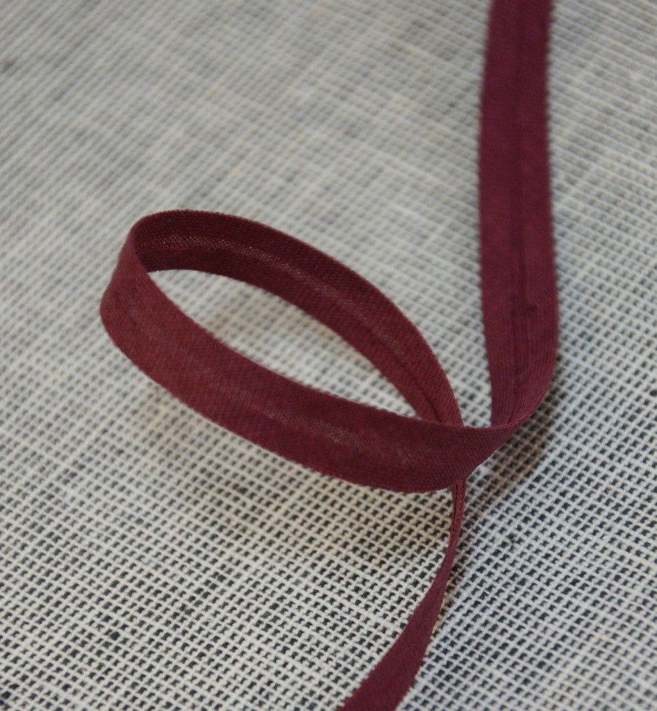 The Eternal Maker Ribbon and Trims 6mm Bias Binding - Burgundy