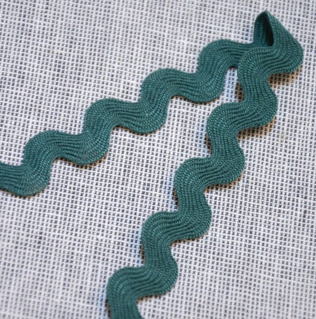 The Eternal Maker Ribbon and Trims Ric Rac - 10mm - Surf