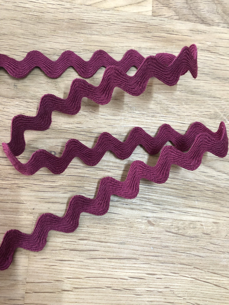 The Eternal Maker Ribbon and Trims Ric Rac - 10mm - Wine