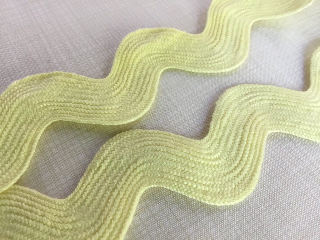 The Eternal Maker Ribbon and Trims Ric Rac - 23mm - Maize