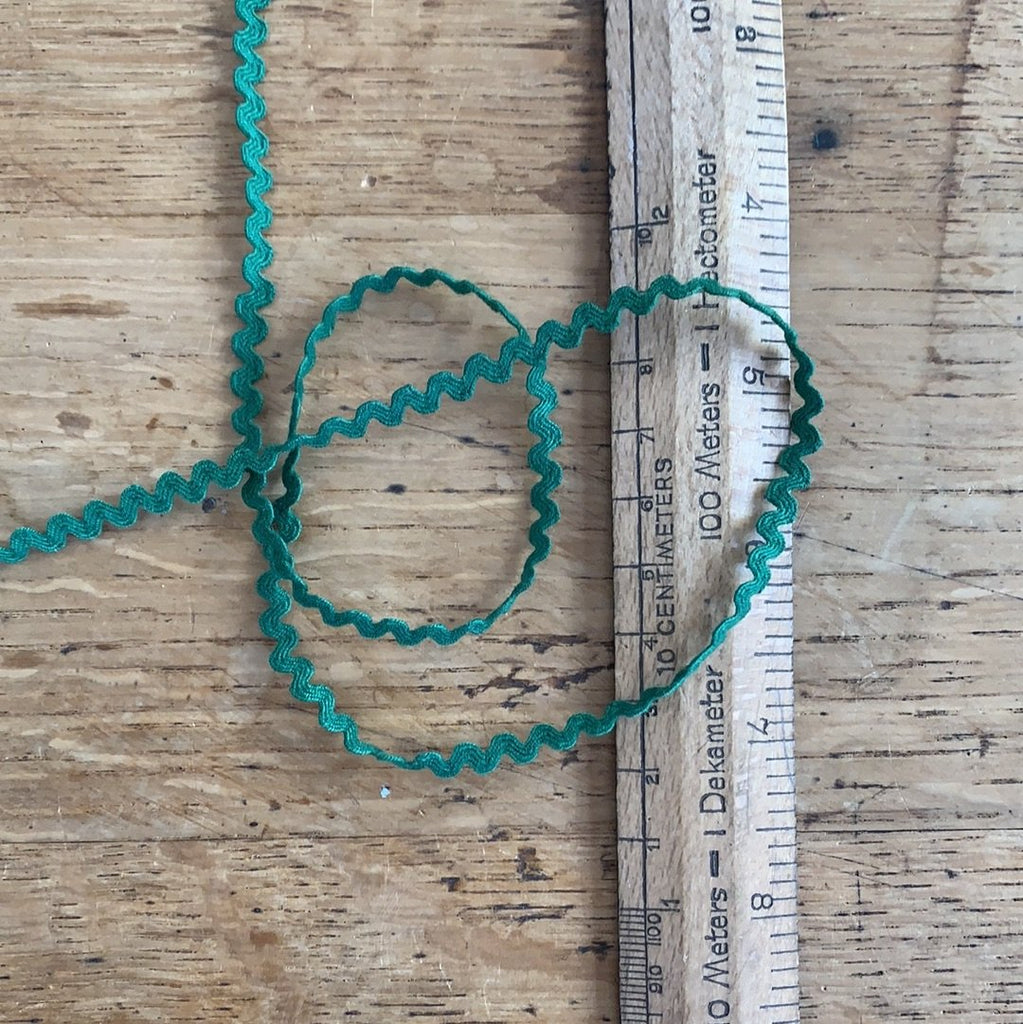 The Eternal Maker Ribbon and Trims Ric Rac - 3mm - Emerald