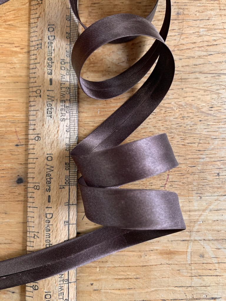 The Eternal Maker Ribbon and Trims Satin Bias Binding - 15mm - Chestnut