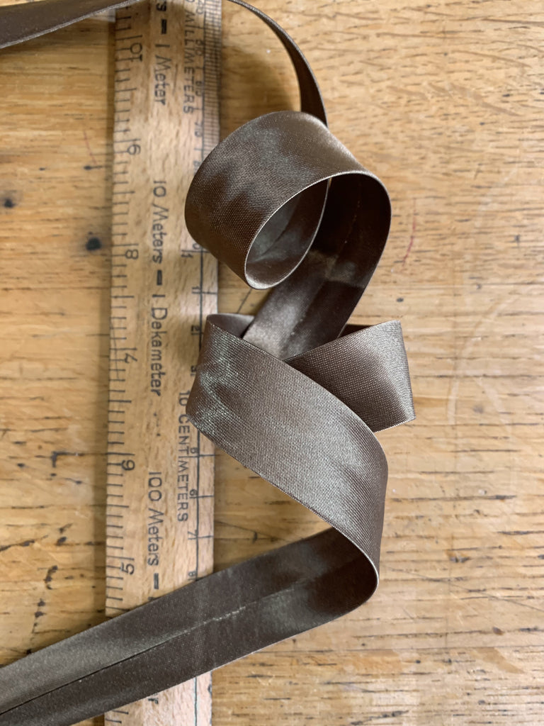 The Eternal Maker Ribbon and Trims Satin Bias Binding - 20mm - Dark Khaki
