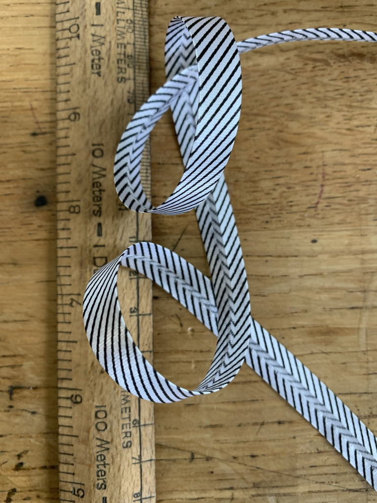 The Eternal Maker Ribbon and Trims Stripy Satin Bias Binding - 10mm - Black on White