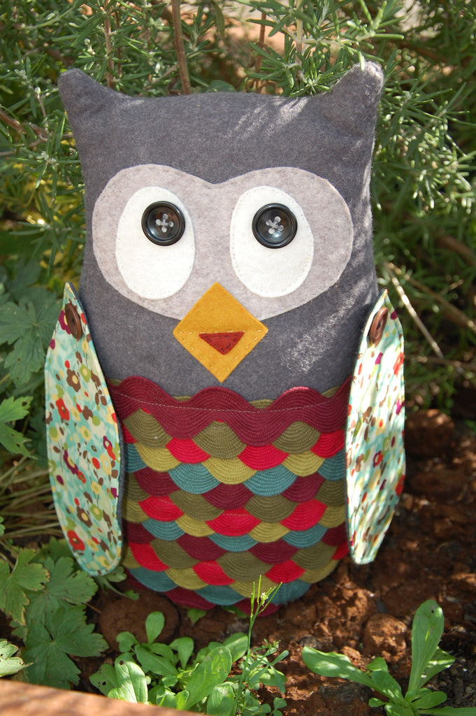 The Eternal Maker Toy Patterns Owlivia Hooton-John - Stuffie Owl Sewing Pattern