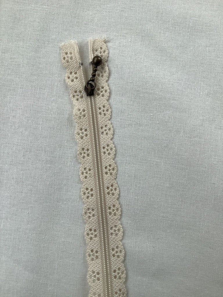 The Eternal Maker Zippers Lace Edge Zip - Ivory - 20cm