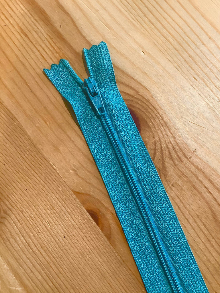 The Eternal Maker Zippers Standard Zip - 60cm/ 23.5" - Turquoise 370